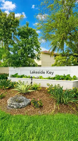 1051 SW 95th Terrace Pembroke Pines FL 33025