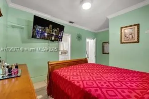 3275 NW 95th Street Miami FL 33147