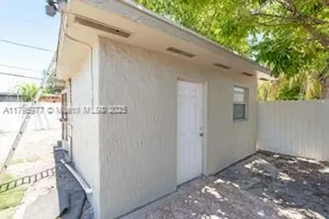 3275 NW 95th Street Miami FL 33147