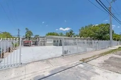 3275 NW 95th Street Miami FL 33147