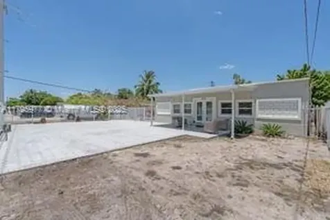 3275 NW 95th Street Miami FL 33147