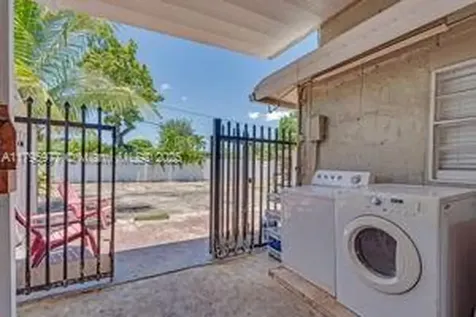 3275 NW 95th Street Miami FL 33147