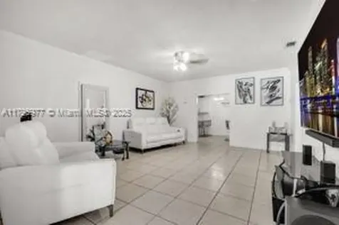 3275 NW 95th Street Miami FL 33147