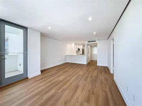 2899 Collins Avenue Miami Beach FL 33140