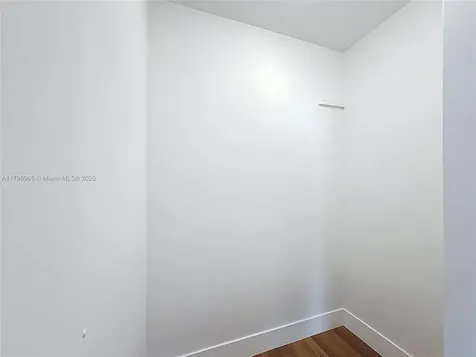 2899 Collins Avenue Miami Beach FL 33140