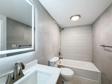2899 Collins Avenue Miami Beach FL 33140