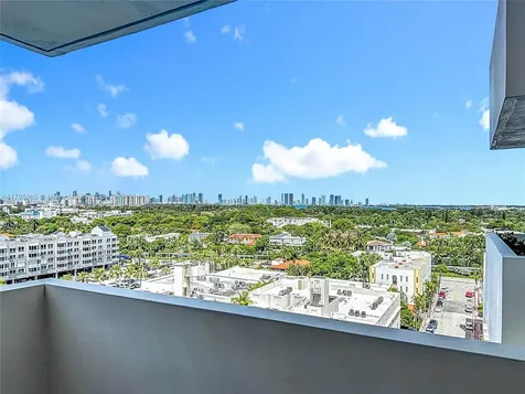 2899 Collins Avenue Miami Beach FL 33140