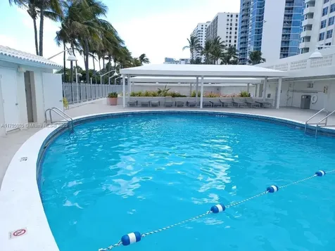 2899 Collins Avenue Miami Beach FL 33140