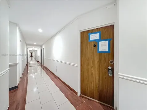2899 Collins Avenue Miami Beach FL 33140