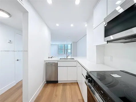 2899 Collins Avenue Miami Beach FL 33140