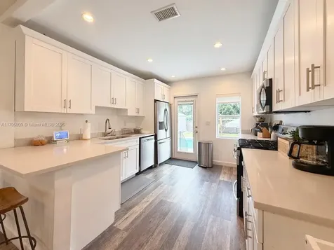 1250 Oriole Avenue Miami Springs FL 33166