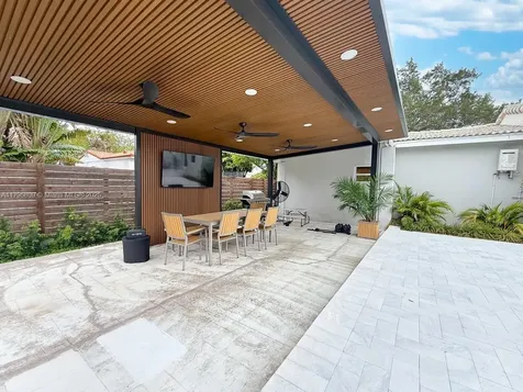 1250 Oriole Avenue Miami Springs FL 33166