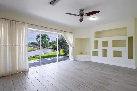 5715 Bayberry Lane Tamarac FL 33319