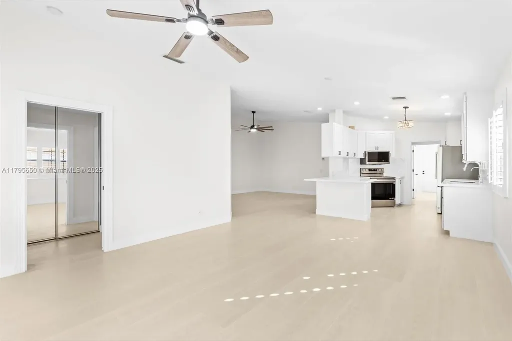 8467 SE Retreat Drive Hobe Sound FL 33455