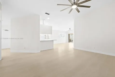 8467 SE Retreat Drive Hobe Sound FL 33455