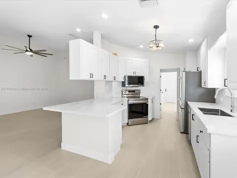 8467 SE Retreat Drive Hobe Sound FL 33455