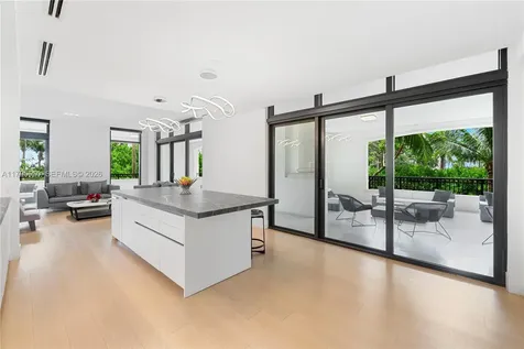 7025 Fisher Island Drive Miami Beach FL 33109