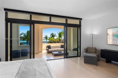 7025 Fisher Island Drive Miami Beach FL 33109