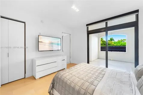 7025 Fisher Island Drive Miami Beach FL 33109