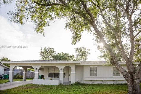 323 NE Midfield Lane Port St. Lucie FL 34983