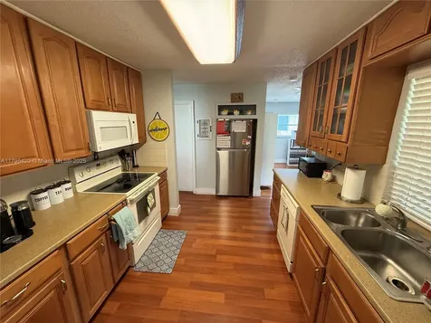 1250 NW 85th Avenue Plantation FL 33322
