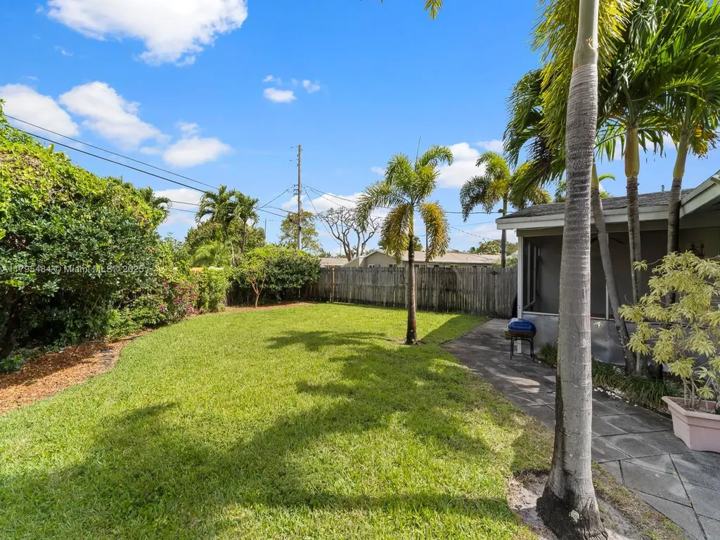 1761 NE 52nd Street Fort Lauderdale FL 33334