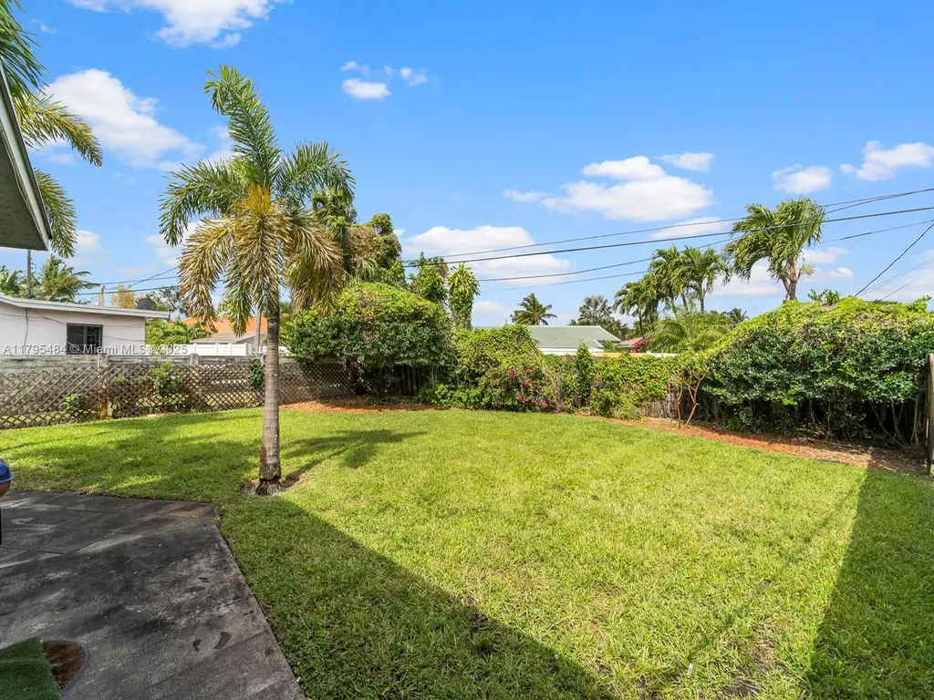 1761 NE 52nd Street Fort Lauderdale FL 33334