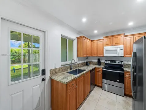 1761 NE 52nd Street Fort Lauderdale FL 33334