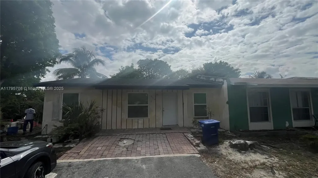 19585 NW 29th Court Miami Gardens FL 33056