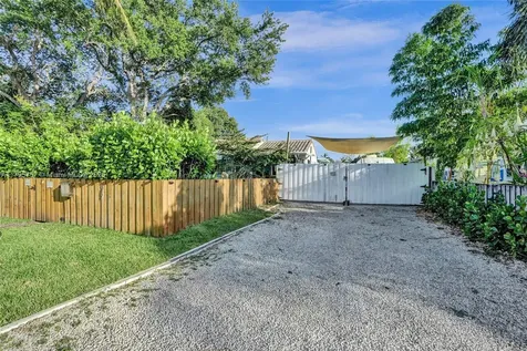 1402 SE 1st Street Pompano Beach FL 33060