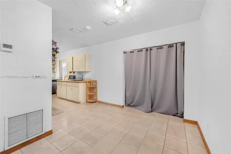 9240 Nautilus Drive Cutler Bay FL 33189