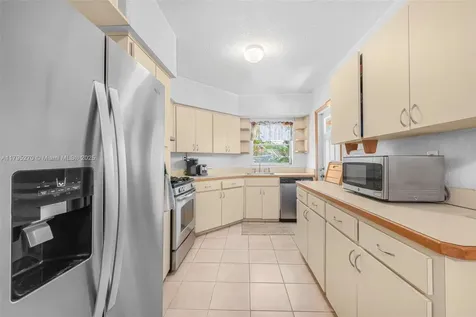 9240 Nautilus Drive Cutler Bay FL 33189