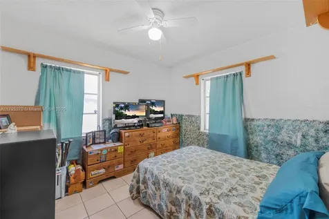 9240 Nautilus Drive Cutler Bay FL 33189