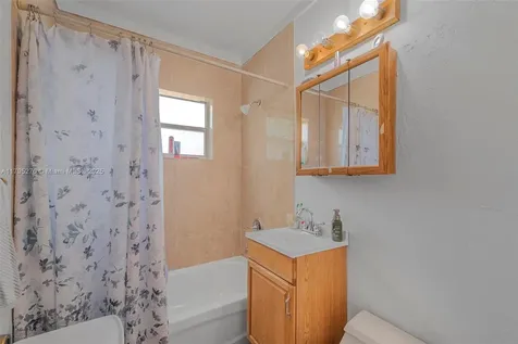 9240 Nautilus Drive Cutler Bay FL 33189