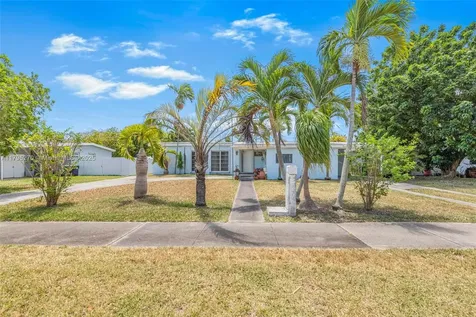 9240 Nautilus Drive Cutler Bay FL 33189