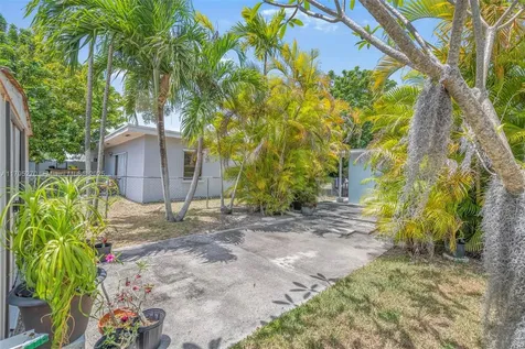 9240 Nautilus Drive Cutler Bay FL 33189