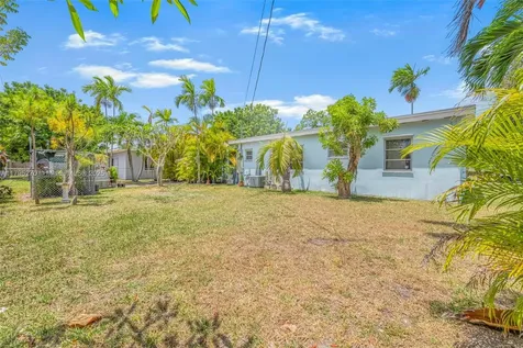 9240 Nautilus Drive Cutler Bay FL 33189
