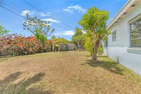 9240 Nautilus Drive Cutler Bay FL 33189