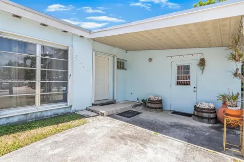 9240 Nautilus Drive Cutler Bay FL 33189