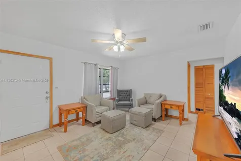 9240 Nautilus Drive Cutler Bay FL 33189