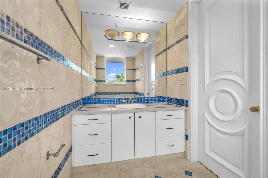 1925 Harbourview Drive Fort Lauderdale FL 33316