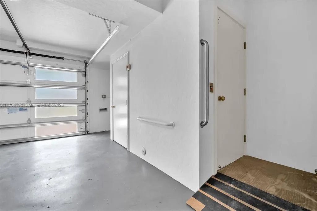 1925 Harbourview Drive Fort Lauderdale FL 33316