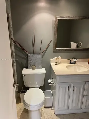 600 Grapetree Drive Key Biscayne FL 33149