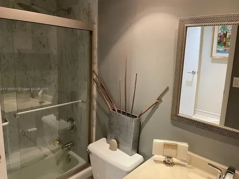 600 Grapetree Drive Key Biscayne FL 33149