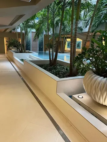 600 Grapetree Drive Key Biscayne FL 33149