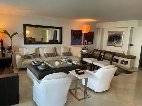 600 Grapetree Drive Key Biscayne FL 33149