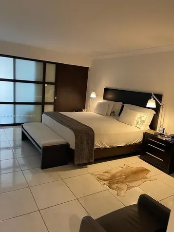 600 Grapetree Drive Key Biscayne FL 33149