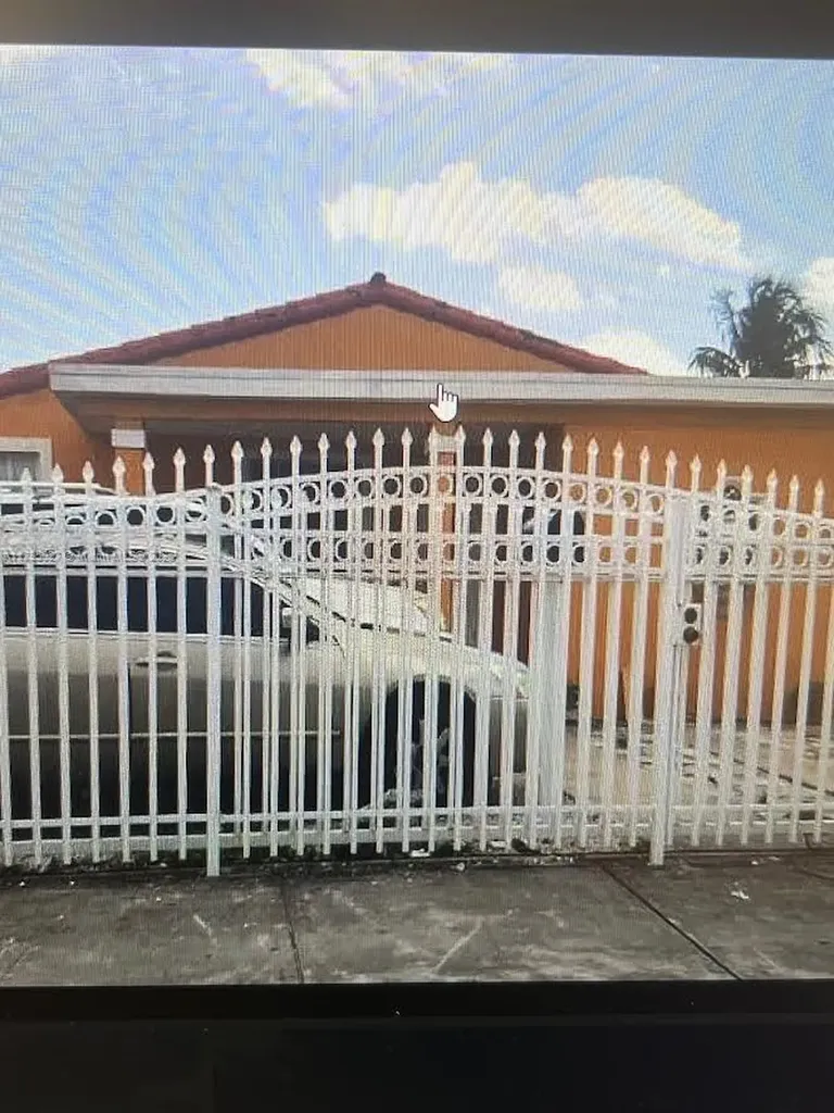 240 E 39th Street Hialeah FL 33013