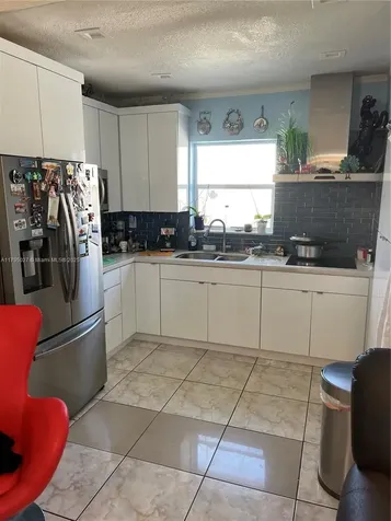 240 E 39th Street Hialeah FL 33013