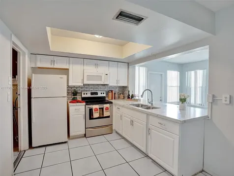 4340 NW 46th Terrace Lauderdale Lakes FL 33319